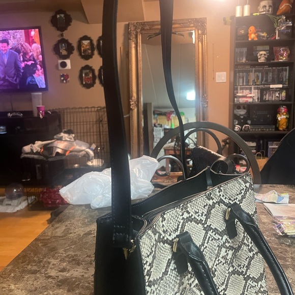 ALDO snakeprint handbag - Picture 5 of 13